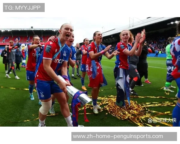 足球明星骨折后的康复之路与训练恢复技巧分享 足球明星骨折后的康复之路与训练恢复技巧分享